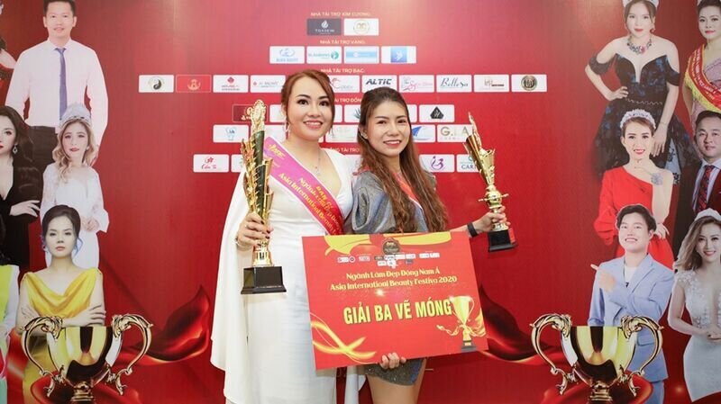 Nghệ nhân trẻ Đào Huỳnh Trang chinh phục thành công giải 3 bộ môn Vẽ móng nghệ thuật tại cuộc thi Asia Beauty Festival 2020
