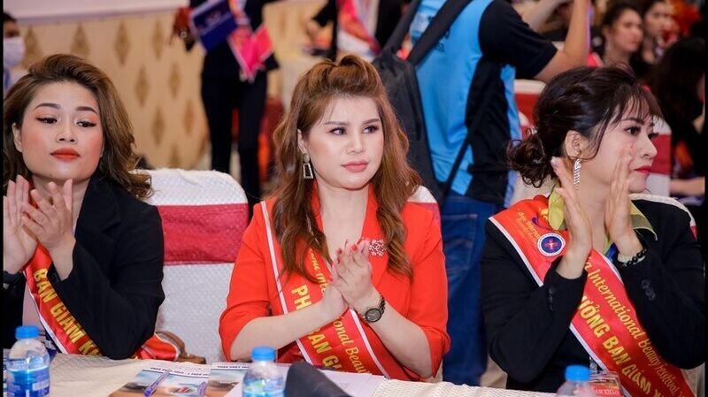 Master Sandy Nguyễn – Phó ban giám khảo bộ môn Nối mi: “Tôi hạnh phúc khi được đóng góp một phần cho sự phát triển của ngành làm đẹp Việt.”