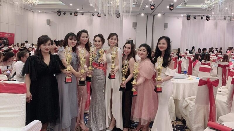 Số báo danh 79 nghệ nhân trẻ Nguyễn Thị Ngọc Tuyền vinh dự nhận giải thưởng Tài năng vàng tại cuộc thi Asia Beauty Festival 2020