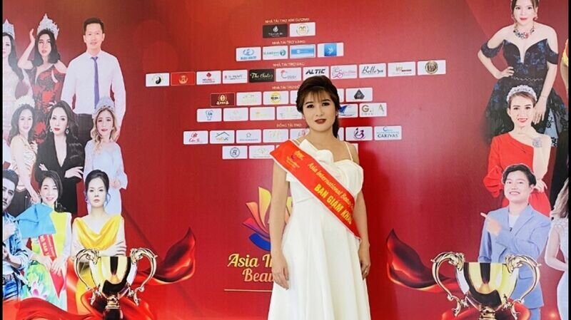 Master Lê Thị Huệ Thư – giám khảo bộ môn Makeup: “Trên cương vị giám khảo, tôi thực sự đánh giá cao chất lượng bài thi năm nay”