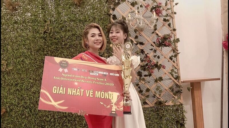 Số báo danh 106 – Nguyễn Hoàng Thảo Nhi xuất sắc đạt giải nhất bộ môn Vẽ móng nghệ thuật tại Asia Beauty Festival 2020