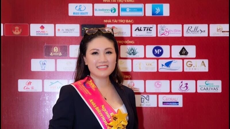 Master Trinh Tran – giám khảo bộ môn Phun xăm thẩm mỹ: “Tôi hạnh phúc khi nhìn thấy các em luôn nỗ lực hết mình vì con đường sự nghiệp.”