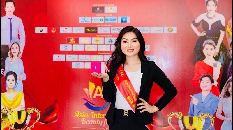 Đại sứ doanh nhân sắc đẹp 2020 Võ Thị Thu Thủy đã xuất sắc hoàn thành nhiệm vụ của mình trên cương vị Ban cố vấn tại cuộc thi Asia Beauty Festival 2020