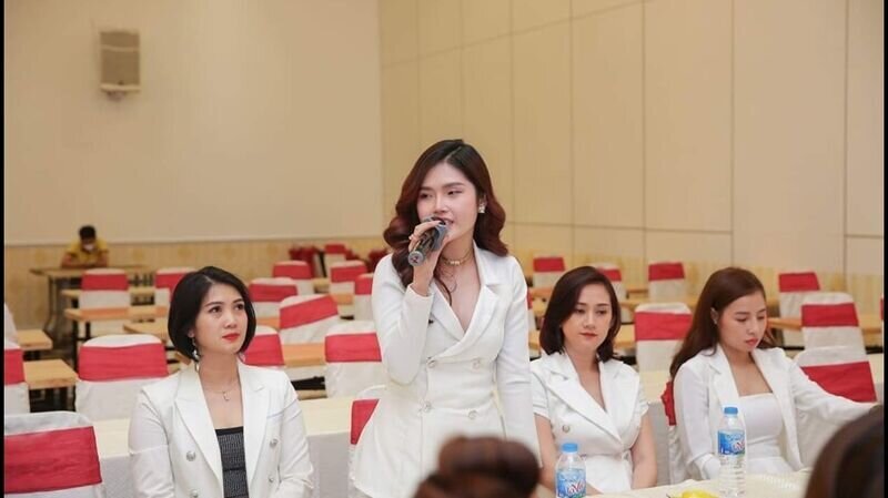 Master Dư Bảo Trang – Giám khảo bộ môn Phun thêu thẩm mỹ: “Trên cương vị giám khảo, tôi thực sự đánh giá cao chất lượng bài thi năm nay”