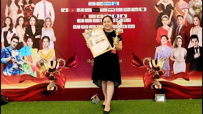 Nghệ nhân trẻ Nguyễn Thị Ngọc Trang chia sẻ gì sau khi đạt giải thưởng Kỹ thuật vàng bộ môn Chăm sóc da tại cuộc thi Asia Beauty Festival 2020
