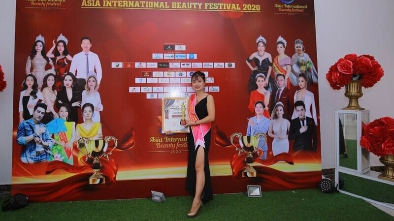 Giải thưởng Vinh danh Bàn tay vàng tại cuộc thi Asia Beauty Festival 2020 xuất sắc gọi tên nghệ nhân trẻ Hoàng Thị Hà