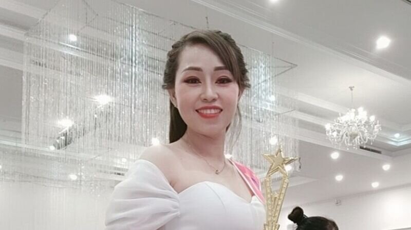 Nghệ nhân trẻ Hồ Thị Bé Loan xuất sắc nhận giải thưởng Bàn tay vàng Phun thêu thẩm mỹ tại cuộc thi Asia Beauty Festival 2020