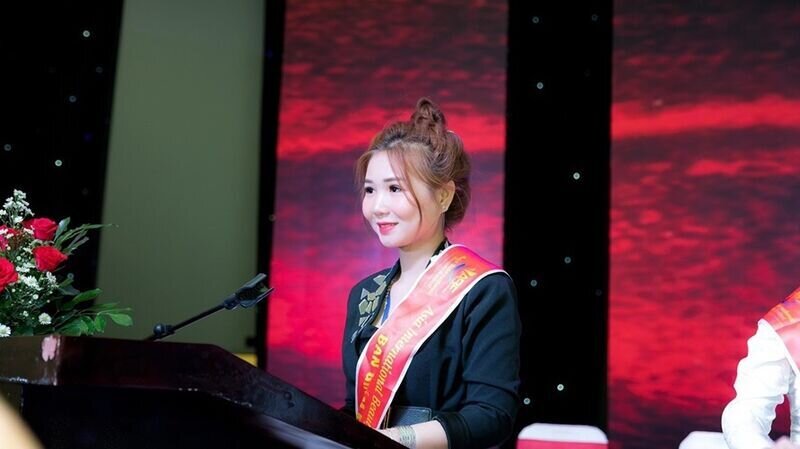 Master Trần Thị Thu Hương – Giám khảo bộ môn Chăm sóc da: “Tôi hi vọng những chia sẻ chân tình đã tiếp thêm động lực và kinh nghiệm cho các em thí sinh.”