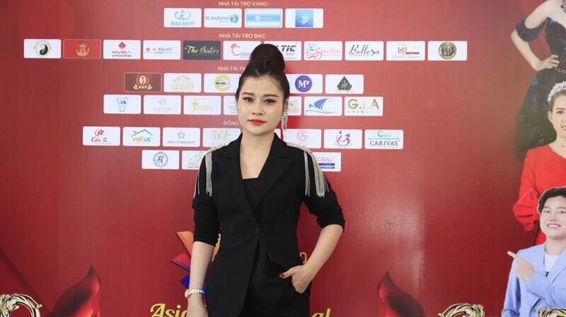 Master Huế Phạm – Trưởng ban giám khảo bộ môn Nối mi: “Tôi hi vọng cuộc thi, các nhân tài sẽ được phát hiện, đưa ngành làm đẹp ngày càng phát triển.”