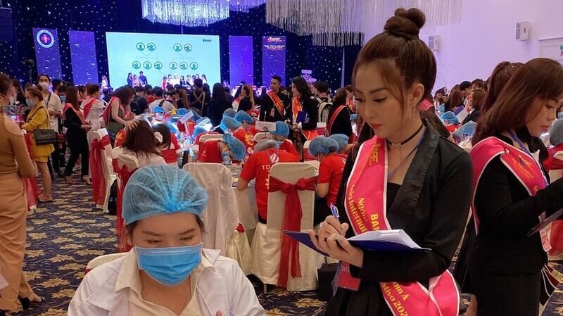 Master Ngô Thị Linh Xuân – giám khảo tại cuộc thi Asia Beauty Festival 2020: “Hơn 10 năm với nghề cho tôi nhiều trải nghiệm.”