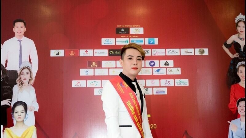 Master Nguyễn Hữu Nghĩa – Trưởng giám khảo bộ môn Phun thêu: “Tôi hy vọng rằng các thí sinh bước ra từ cuộc thi sẽ có nhiều hơn cơ hội phát triển bản thân.”