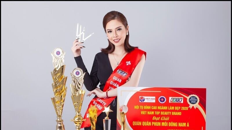 Master Phạm Tuyết Trinh đã hoàn thành xuất sắc nhiệm vụ của mình trên cương vị Cố vấn bộ môn Phun thêu thẩm mỹ