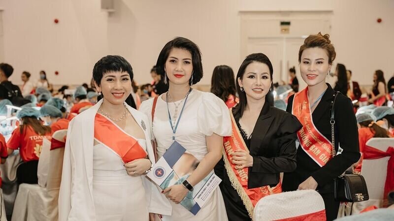 Master Trần Thị Hồng chính thức trở thành Đại sứ Nghệ Nhân & Thương Hiệu ngành làm đẹp tại cuộc thi Asia Beauty Festival 2020