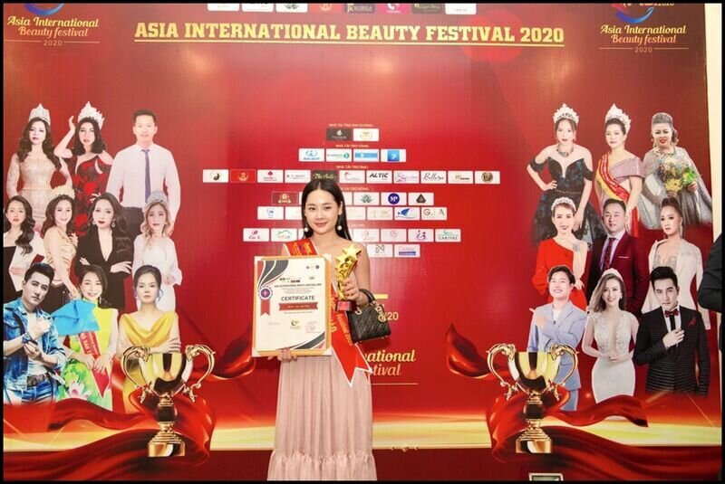 Master Trâm Anh – Giám khảo bộ môn Phun thêu thẩm mỹ: khi thành công đến từ đam mê và nỗ lực không ngừng nghỉ