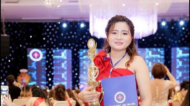 Nghệ nhân Huỳnh Ngọc Huyền xuất sắc đạt giải thưởng Top 10 Bàn tay vàng ngành làm đẹp Châu Á Thái Bình Dương tại cuộc thi Asia Beauty Festival 2020