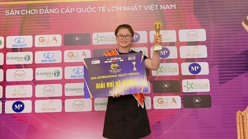 Nghệ nhân trẻ Phạm Thị Trâm Anh xuất sắc đạt giải Nhì bộ môn Nail tại Cuộc thi Asia Beauty Festival 2020 tại Đà Lạt