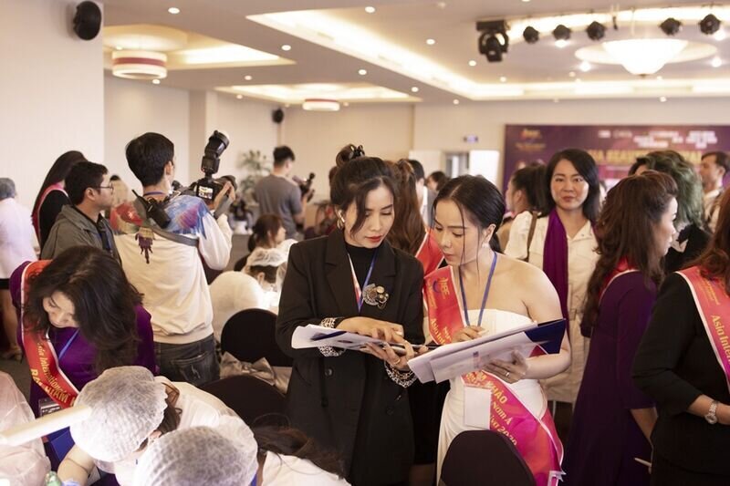 Master Linh Phan – Giám khảo bộ môn Phun thêu thẩm mỹ: “Asia Beauty Festival 2020 tại Đà Lạt là cơ hội để các học viên trẻ tuổi khẳng định tài năng tay nghề.”