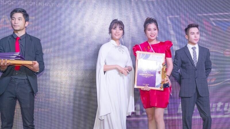 Giải thưởng Bàn tay vàng bộ môn Nối mi tại cuộc thi Asia Beauty Festival 2020 Đà Lạt xuất sắc gọi tên nghệ nhân Nguyễn Thị Kim Hiền