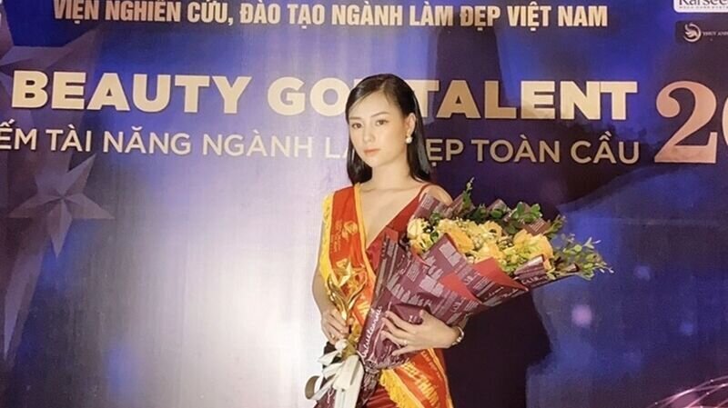 Nghệ nhân làm đẹp Bùi Thị Lan Anh chia sẻ gì sau khi nhận giải Vinh danh Bàn tay vàng cuộc thi Global Beauty Got Talent 2020?