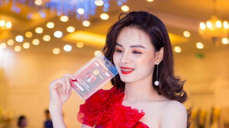 Master Shine quốc tế Nhím Xinh – Giám khảo Phun thêu thẩm mỹ: “Cuộc thi Global Beauty Got Talent 2020 đã tổ chức hết sức công tâm và minh bạch.”