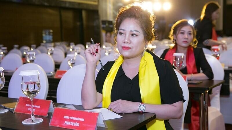 Master Phạm Thị Hằng – Trưởng ban giám khảo bộ môn Spa: “Tôi hi vọng các thí sinh bước ra khỏi cuộc thi sẽ thêm nhiều kinh nghiệm, thêm nhiều kỹ năng, tiếp tục gắn bó với nghề.””