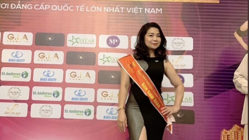 Master Nguyễn Thị Kim Oanh – giám khảo bộ môn Phun thêu thẩm mỹ: “Tôi tin rằng mỗi thí sinh khi đến với cuộc thi đều đã chiến thắng chính mình.”