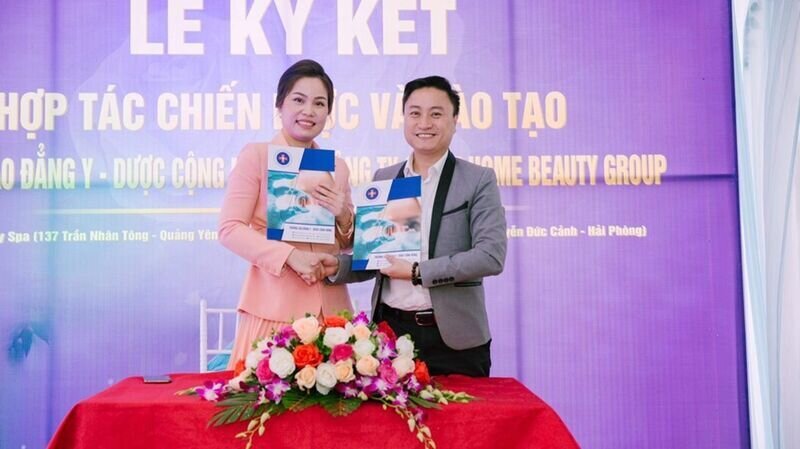 CHÍNH THỨC: Lễ ký kết hợp tác chiến lược và đào tạo giữa Trường cao đẳng y dược cộng đồng và Công ty Smile Beauty Home Group diễn ra thành công tốt đẹp