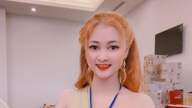 Nghệ nhân trẻ Trương Thị Tuyết Ngân xuất sắc nhận giải thưởng giải Kỹ thuật vàng bộ môn Chăm sóc da tại cuộc thi Asia Beauty Festival 2020