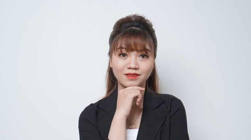 Nghệ nhân trẻ Trần Thị Ánh Nguyệt xuất sắc ghi tên mình với hạng mục Vinh danh Bàn tay vàng bộ môn Phun xăm thẩm mỹ