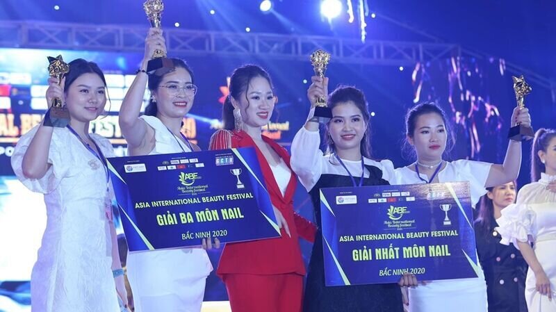 Nghệ nhân trẻ Duyên Anh xuất sắc đạt giải ba của bộ môn Nails tại cuộc thi Asia Beauty Festival 2020 tại Bắc Ninh