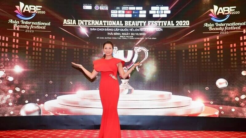 Master Nguyễn Thanh Hoa- giám khảo bộ môn Chăm sóc da: “Chất lượng thí sinh năm nay rất ấn tượng, những thí sinh xuất sắc nhất đã được tìm ra.”