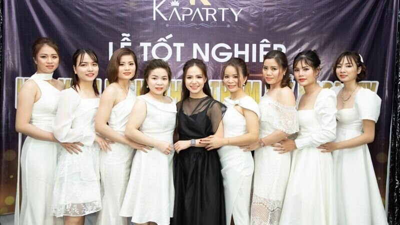 Giải nhất bộ môn Phun thêu thẩm mỹ tại cuộc thi Asia International Beauty Festival 2020 tại Bắc Ninh xuất sắc gọi tên nghệ nhân Lưu Ngọc Hà