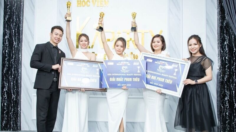 Nghệ nhân trẻ Ngô Thị Thủy xuất sắc chinh phục giải Ba bộ môn Phun thêu thẩm mỹ tại cuộc thi Asia International Beauty Festival 2020