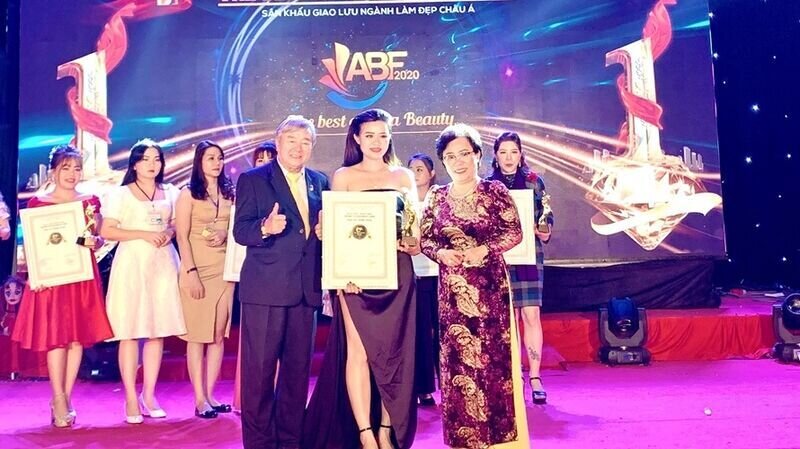 Giải thưởng Bàn tay vàng bộ môn Phun thêu thẩm mỹ đã chính thức lộ diện: nghệ nhân trẻ Đỗ Mỹ Linh (My Lynh)