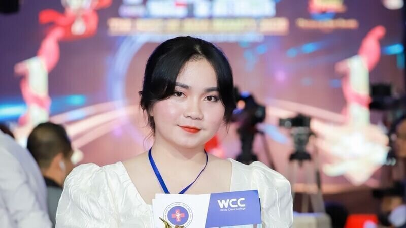 Nghệ nhân Lã Ngọc Anh – Bàn tay vàng Phun thêu thẩm mỹ: “Lựa chọn theo đuổi ngành làm đẹp là tôi đang theo đuổi ước mơ của chính mình.”