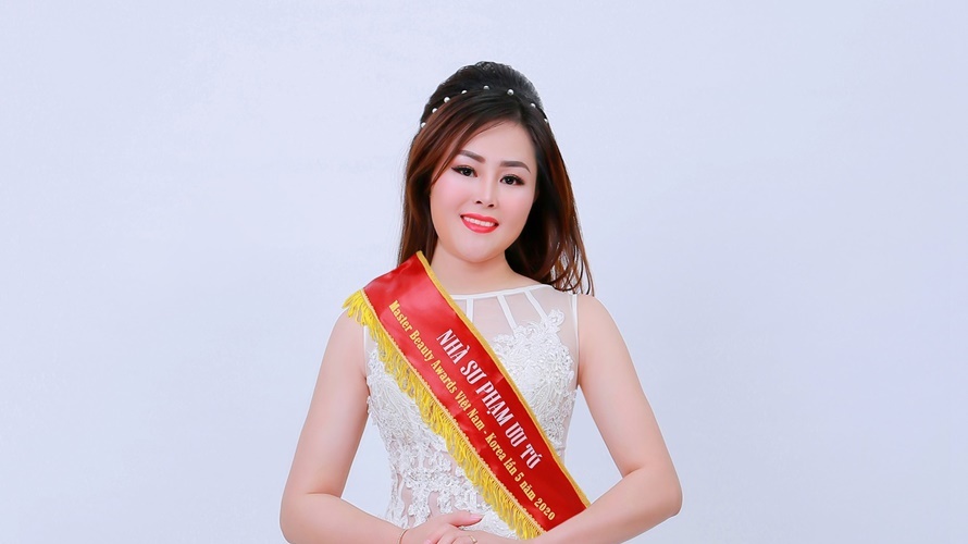 Master Đinh Thị Mai Huyền chia sẻ gì sau khi nhận giải thưởng Vinh danh Chuyên gia phun thêu được yêu thích nhất tại cuộc thi The Best Of Asia Beauty 2020