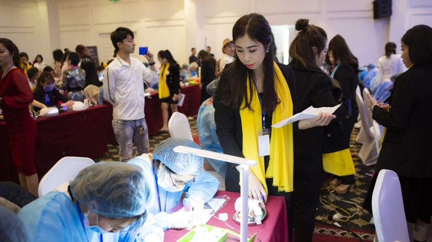 Master Thanh Loan – Giám Khảo bộ môn Phun xăm thẩm mỹ: “Hi vọng các nghệ nhân trẻ khi bước ra từ cuộc thi sẽ có thêm nhiều động lực để gắn bó với nghề.”