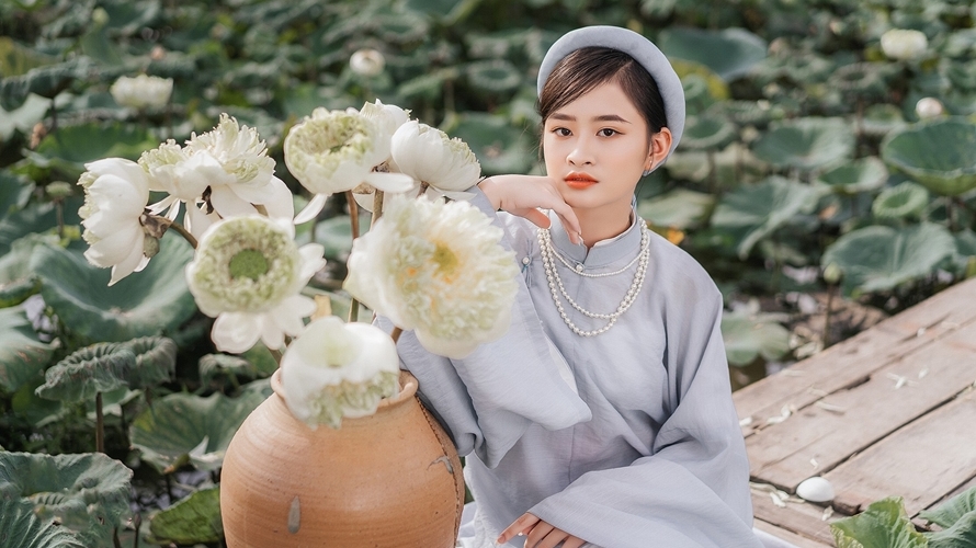 Mẫu nhí Linh Ellie khoe vẻ đẹp dịu dàng, trong trẻo tuổi mới lớn