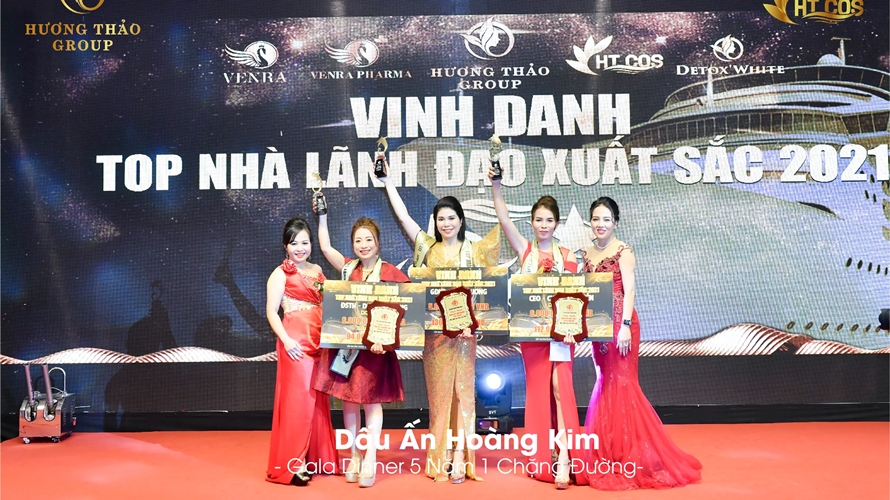 Tập đoàn Dược Mỹ phẩm Hương Thảo Group vinh danh Top nhà lãnh đạo xuất sắc 2021